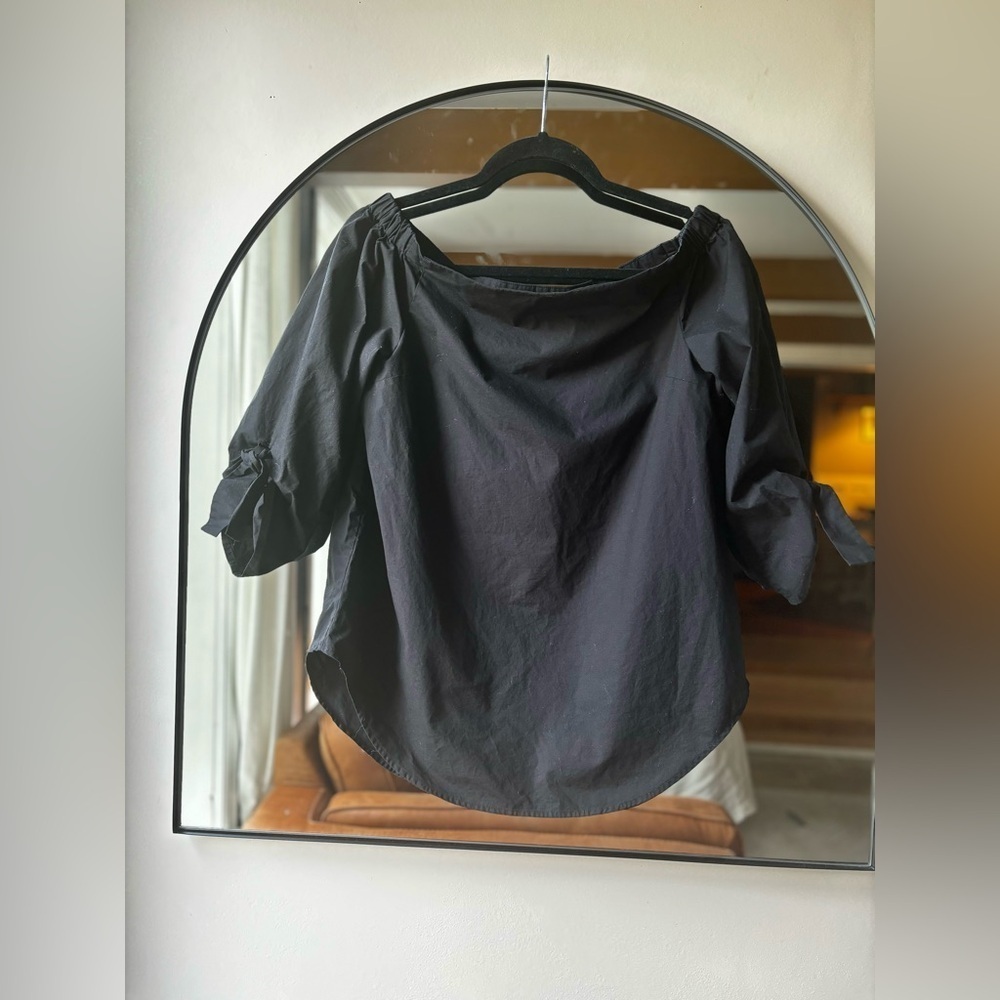 BABATON | off the shoulder curved hem blouse | size small
